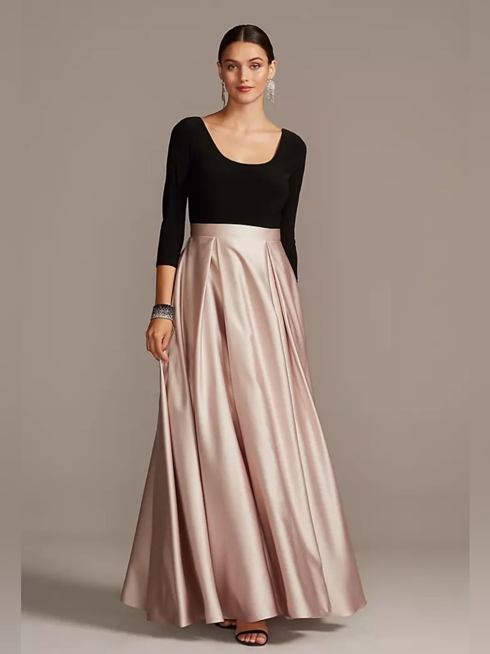 BETSY AND ADAM
Scoop Bodice 3/4 Sleeve Gown with Satin Skirt size 8
